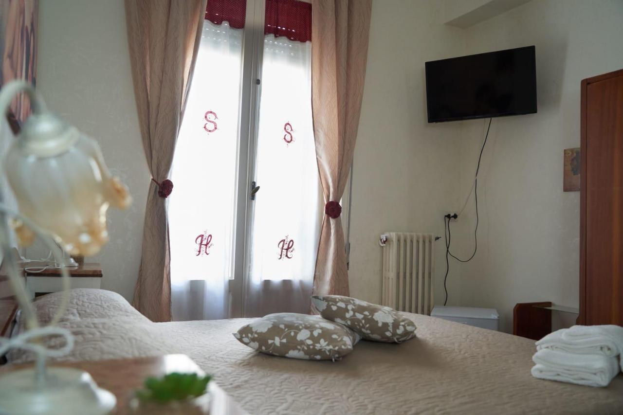 Le Stanze Di Ricci - Affittacamere Low Cost Lesina Luaran gambar