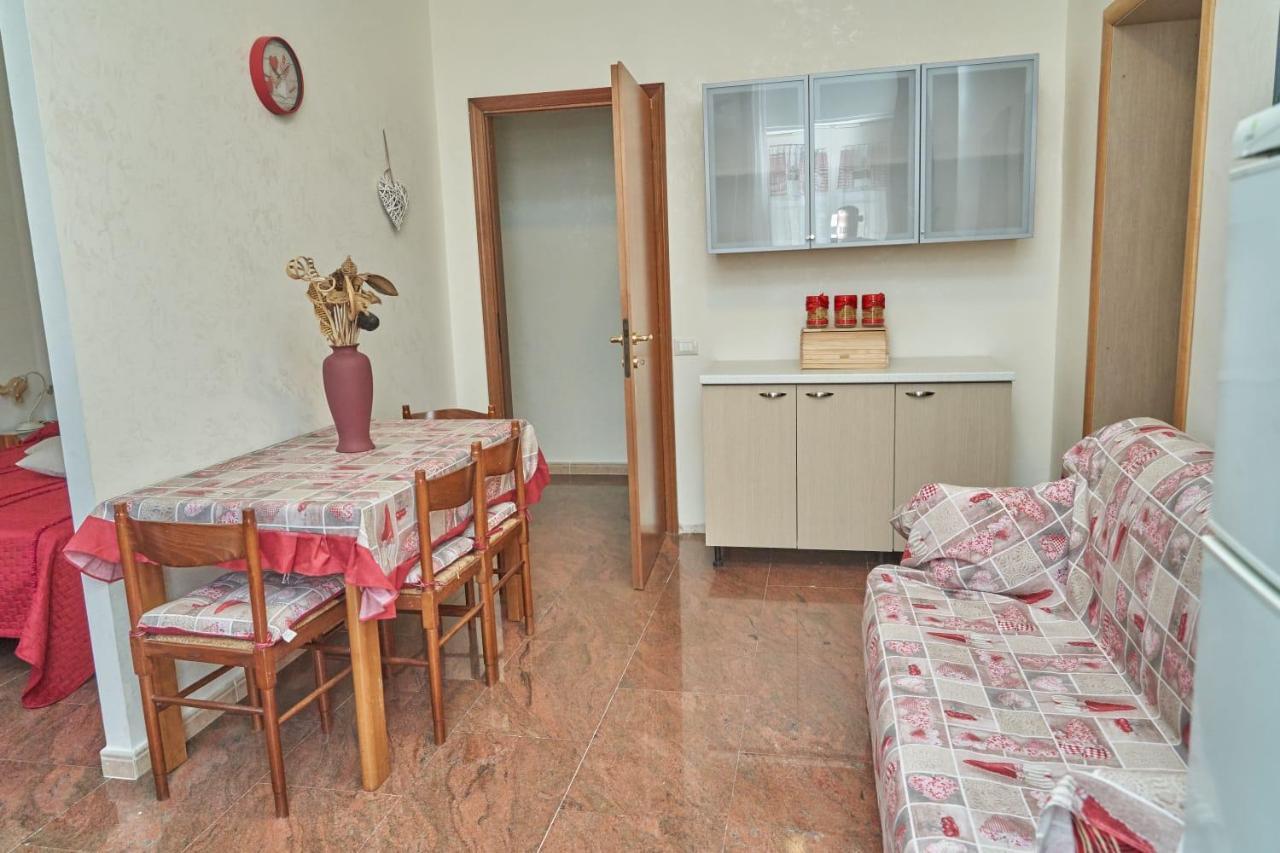 Le Stanze Di Ricci - Affittacamere Low Cost Lesina Luaran gambar