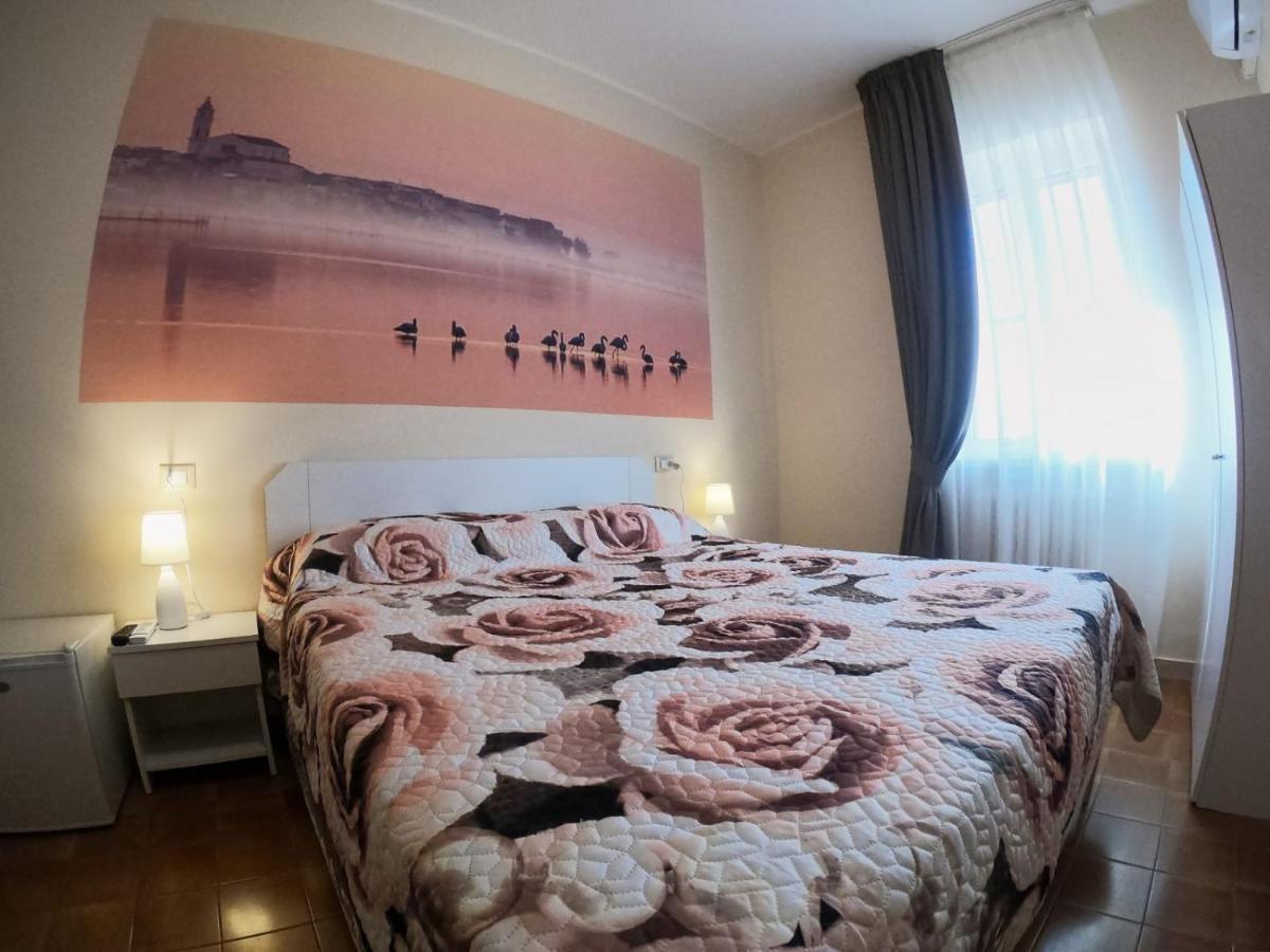 Le Stanze Di Ricci - Affittacamere Low Cost Lesina Luaran gambar