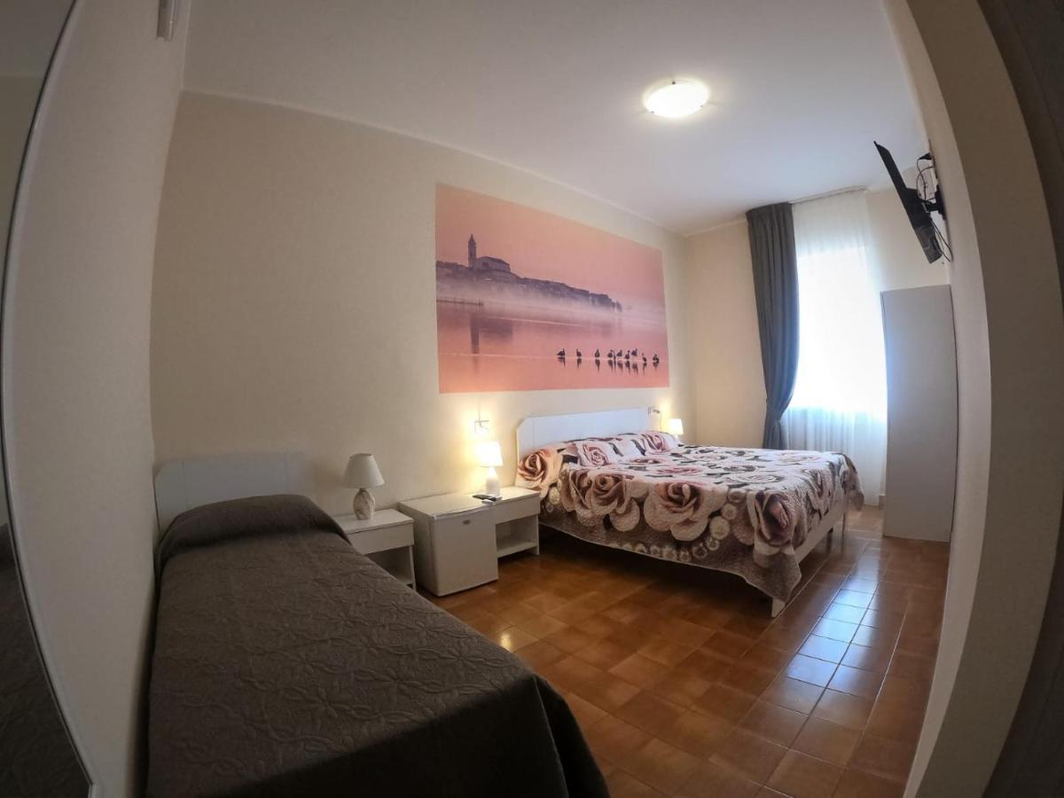 Le Stanze Di Ricci - Affittacamere Low Cost Lesina Luaran gambar