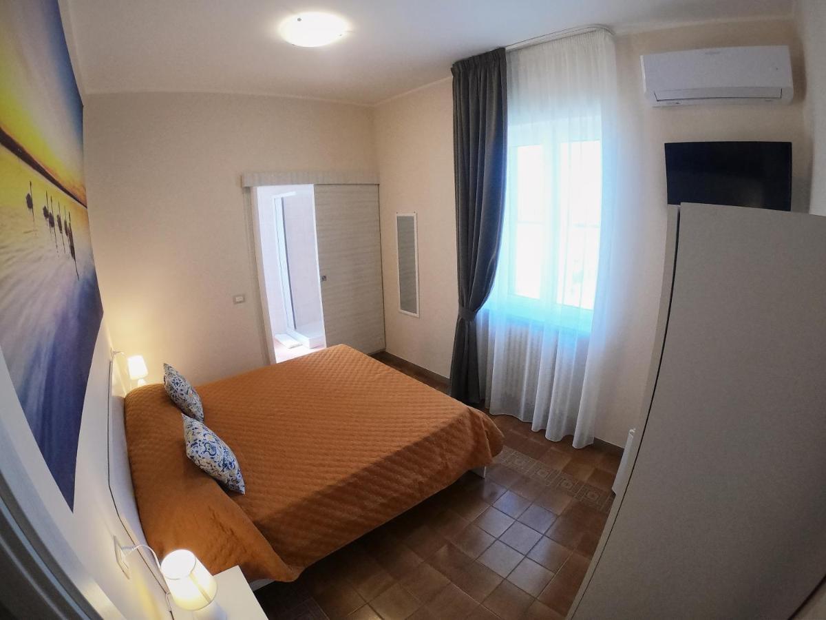 Le Stanze Di Ricci - Affittacamere Low Cost Lesina Luaran gambar